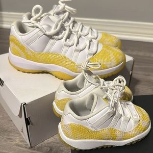 Jordan Low Snakeskin Retro 11 *Bundle*